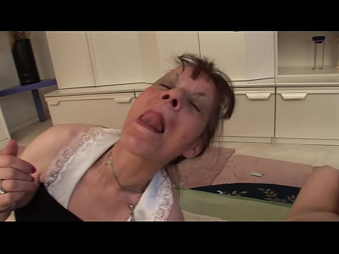 ❤️ Duha ka lola ug usa ka apohan adunay tulo ka lalaki ️ Porno sa amon ☑
