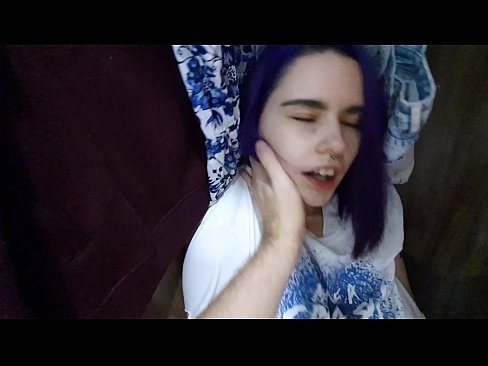 ❤️ Nakit-an akong igsoong babaye sa aparador ug gitabangan siya sa iyang cum ️ Porno sa amon ☑